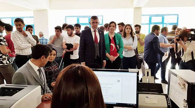 BAHÇELİ’YE RAĞMEN İMZA YOĞUNLUĞU