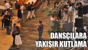 DANSÇILARA YAKIŞIR KUTLAMA