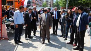 En renkli Karayolu Güvenliği ve Trafik Haftası