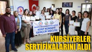 KURSİYERLER SERTİFİKALARINI ALDI