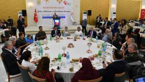 ŞEHİT YAKINLARI VE GAZİLER ONURUNA YEMEK VERİLDİ
