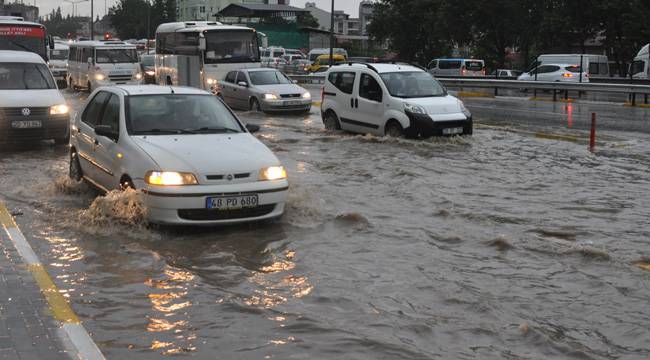 YARIM SAAT YAĞMUR YETTİ