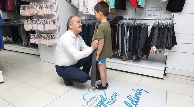BAYRAMLIKLAR BAŞKAN GÜRLESİN’DEN
