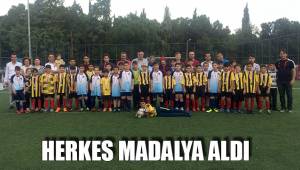 HERKES MADALYA ALDI