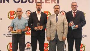 DHA İKİ ÖDÜL BİRDEN ALDI
