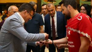 MEHMETÇİKLERİN KINASINI BAŞKAN SUBAŞIOĞLU YAKTI
