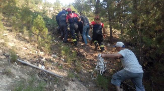 Traktör uçuruma Yuvarlandı