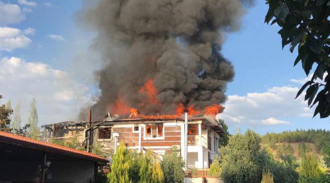 BUTİK OTEL ALEVLERE TESLİM OLDU