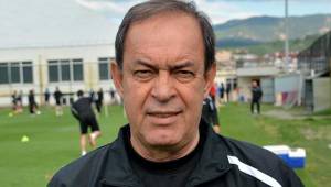 Denizlispor'un yeni teknik patronu Yücel İldiz oldu