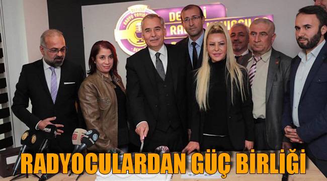 Radyoculardan güç birliği