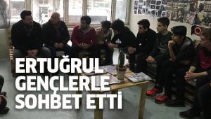 ERTUĞRUL, BÜLENT ECEVİT KÜLTÜR EVİ'NDE GENÇLERLE SOHBET ETTİ
