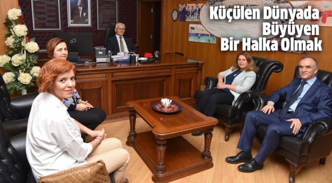 Küçülen Dünyada Büyüyen Bir Halka Olmak
