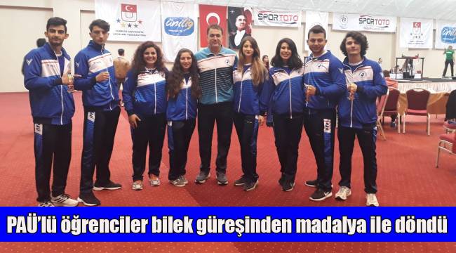 PAÜ’lü öğrenciler bilek güreşinden madalya ile döndü