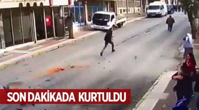 Depremden kaçarken ölümden son anda kurtuldu