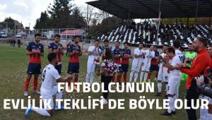 Futbolcudan kız arkadaşına maç öncesi evlilik teklifi