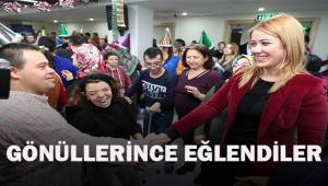 Merkezefendi Belediyesi Engelsiz Yaşam Akademisi’nde yılbaşı eğlencesi…