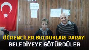 Ortaokul öğrencileri otobüs durağında buldukları parayı belediyeye teslim etti