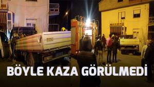 Minibüsle çarpışan kamyonetin evin balkonuna çarpıp alev alması güvenlik kamerasında