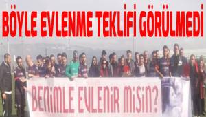 Nişanlısının doğum gününde, yeşil sahalarda evlilik teklifi