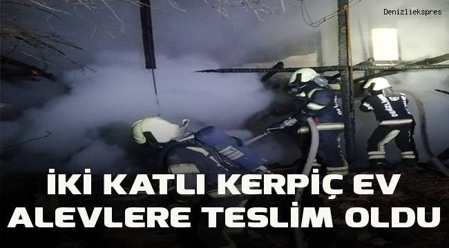 iki katlı kerpiç ev yangında alevlere teslim oldu