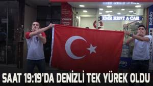 Denizlililer saat 19.19’da İstiklal Marşı’nı okudu