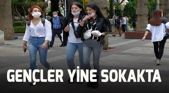 Gençler üçüncü defa sokakta