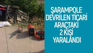 Hafif ticari araç şarampole devrildi: 2 yaralı