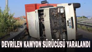 Devrilen kamyonet sürücüsü, “Gözümü güneş aldı” dedi