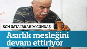 Asırlık mesleğini devam ettiriyor
