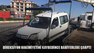Direksiyon hakimiyetini kaybedince bariyerlere çarptı