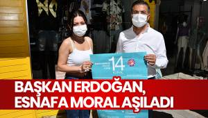 BAŞKAN ERDOĞAN, ESNAFA MORAL AŞILADI