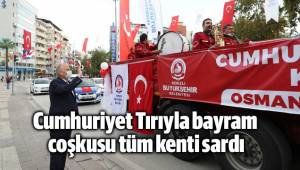 Cumhuriyet Tırıyla bayram coşkusu tüm kenti sardı