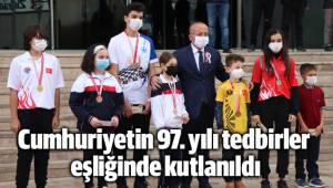 Cumhuriyetin 97. yılı tedbirler eşliğinde kutlanıldı