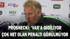 Prosinecki: VAR’a gidiliyor ve çok net olan bir penaltı görülmüyor