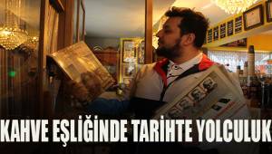 Akademik kariyerini bırakarak açtığı plak evinde misafirlerine tarihte yolculuk yaşatıyor