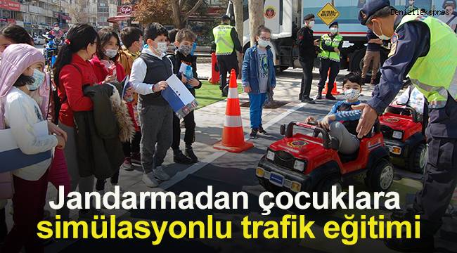 Jandarmadan çocuklara simülasyonlu trafik eğitimi