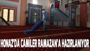 Honaz'da camiler Ramazan'a hazırlanıyor