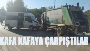 İşçi minibüse ile çöp kamyonu kafa kafaya çarpıştı