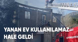 Yanan ev kullanılamaz hale geldi