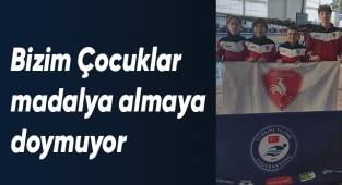 Bizim Çocuklar madalya almaya doymuyor