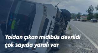 Yoldan çıkan midibüs devrildi, çok sayıda yaralı