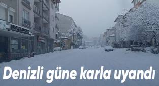 Denizli güne karla uyandı