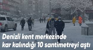 Kar yağışı geceden bu yana kent merkezini etkisi altına aldı