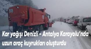 Karayolları ve trafik ekipleri yolun açık kalması için çalışıyor