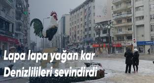 Lapa lapa yağan kar Denizlileri sevindirdi