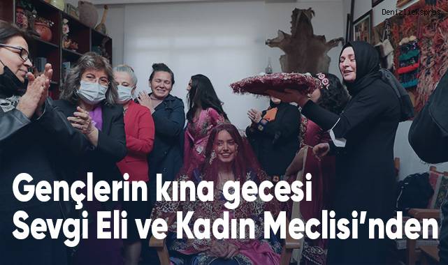 Gençlerin mutluluklarına ortak oldular