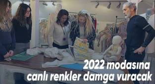 2022 modasına canlı renkler damga vuracak