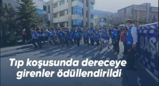 Tıp koşusunda dereceye girenler ödüllendirildi