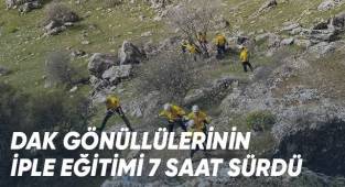 Afette karşı gönüllülerin zorlu eğitimi sürüyor
