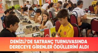 Denizli’de satranç turnuvasında dereceye girenler ödüllerini aldı